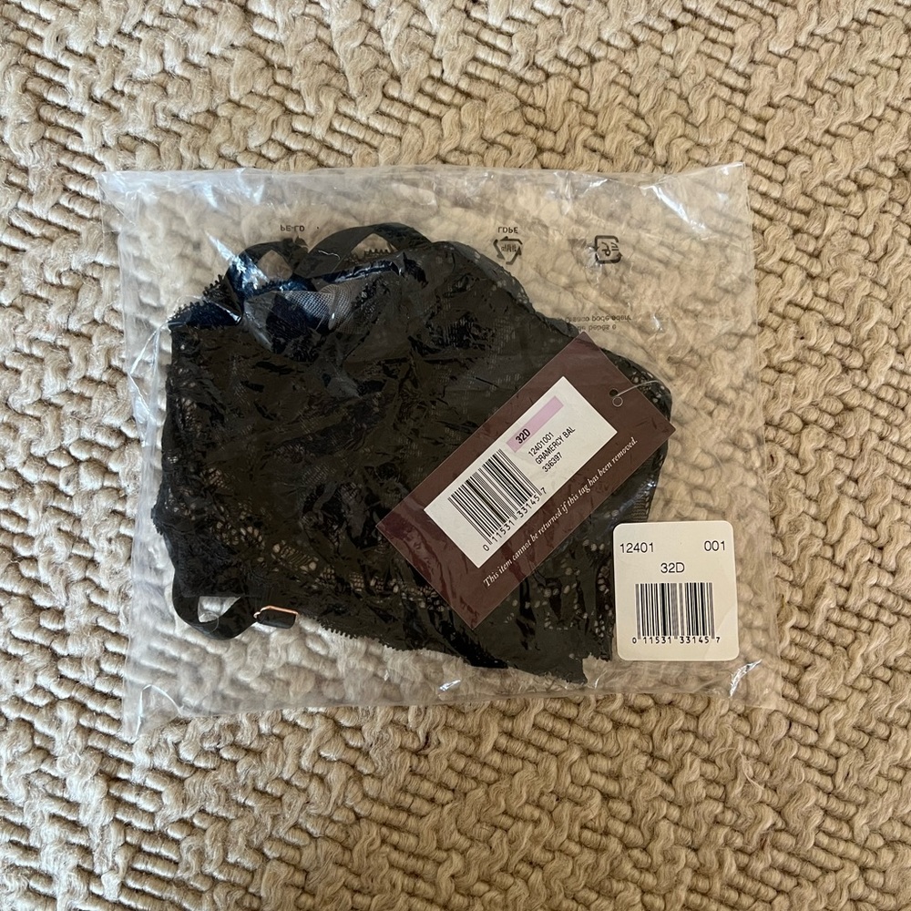 NWT True & Co Gramercy Balconette - 32D - Picture 11 of 11